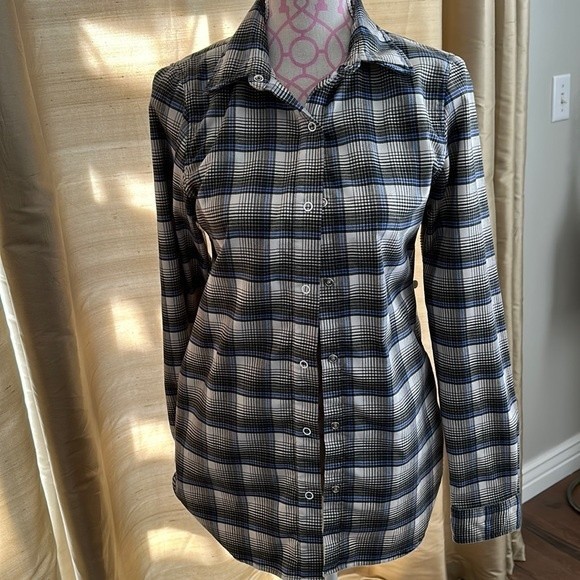 Burton plaid polyester, long sleeve shirt with snap buttons, pockets, size small - Picture 1 of 5